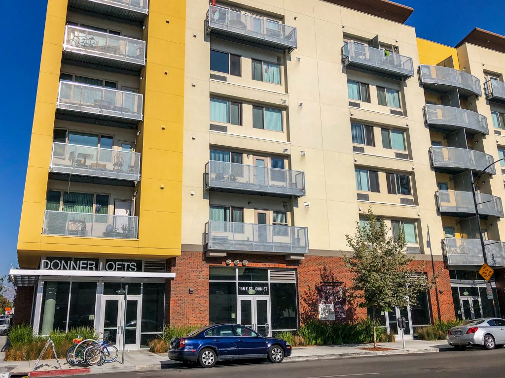 Donner Lofts is located in San Jose, California at 158 East Saint John Street, San Jose, CA 95112. This apartment community was built in 2016 and has 6 stories with 101 units.