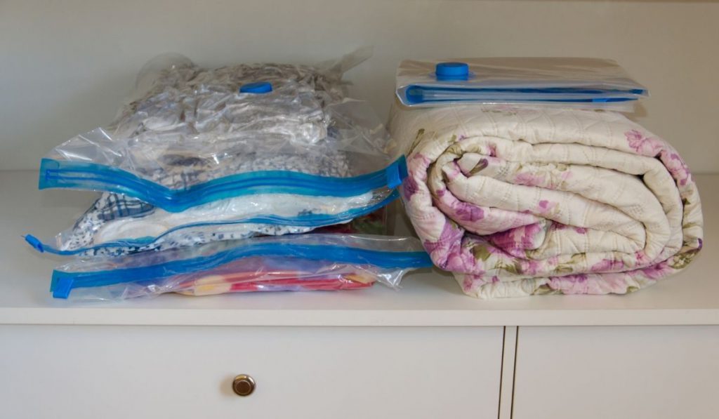 beddings stored in vacuum sealed bags vs. one that is not vacuum sealed